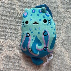 Cats vs Pickles - Cat-hulu